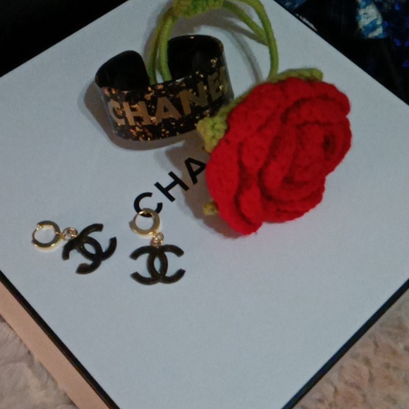 NWT bracelet & earring set - Picture 5 of 5